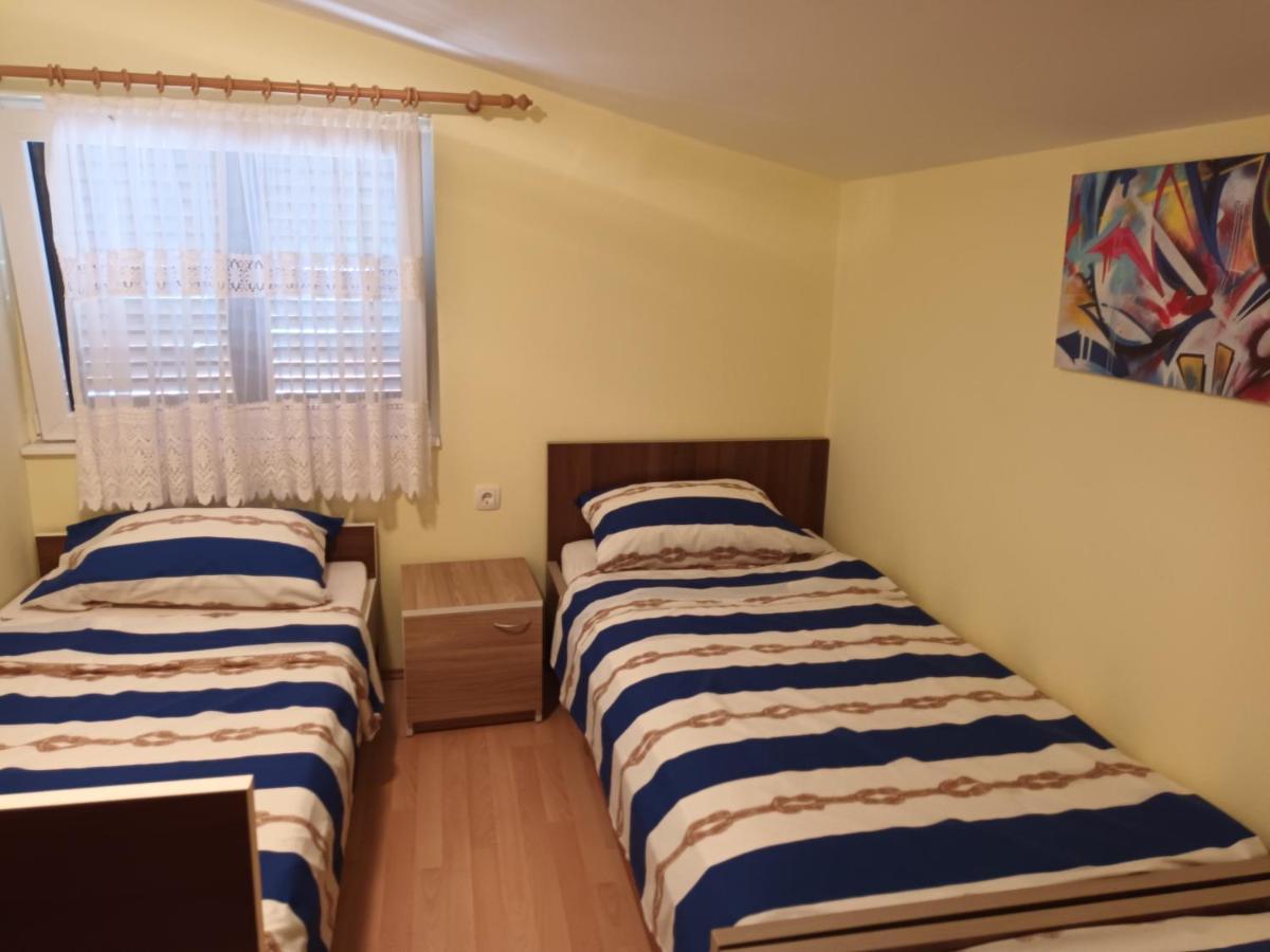 Apartman Zlata Appartement Vir Buitenkant foto