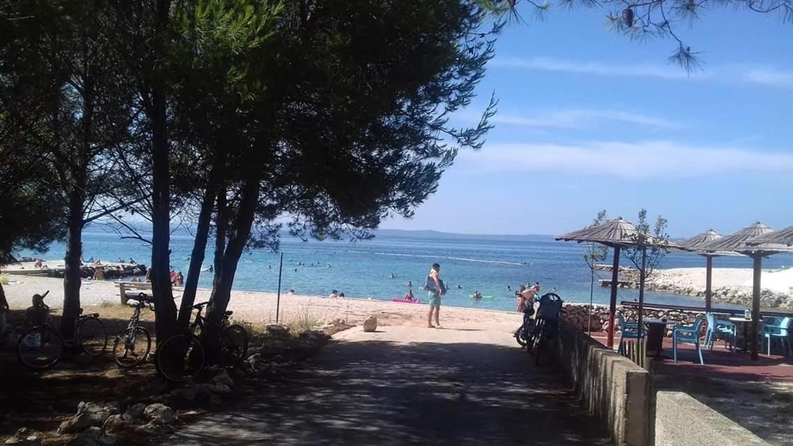Apartman Zlata Vir Buitenkant foto